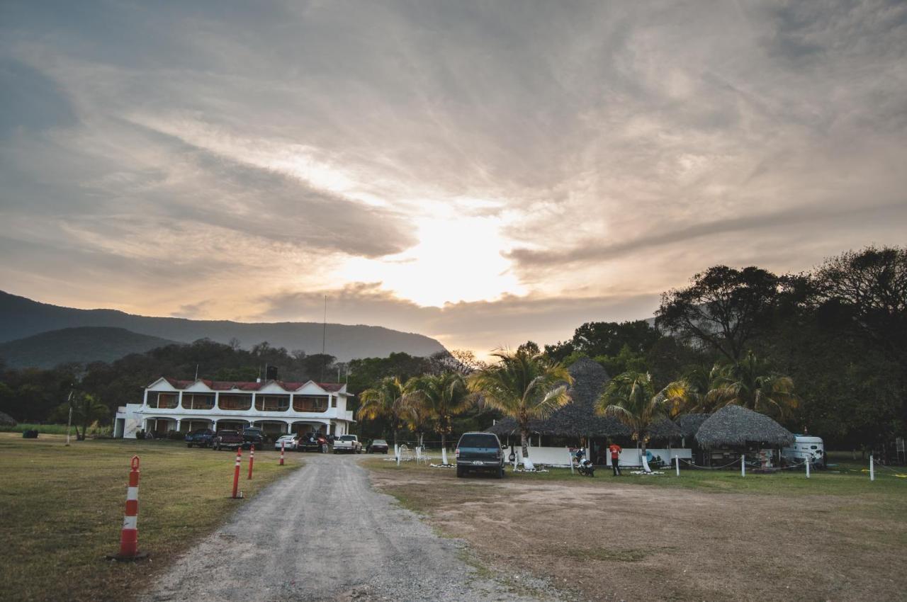 Hotel Y Restaurante El Texano Tamasopo Eksteriør billede